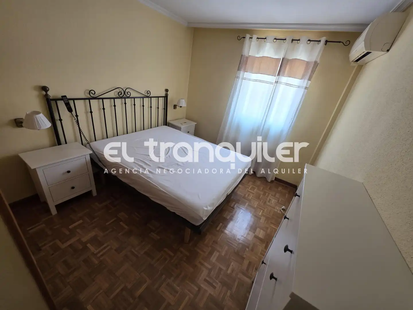 Habitación de Piso de alquiler en Madrid con Aire acondicionado, Parquet y Amueblado