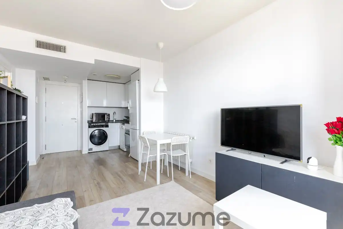 Wohnzimmer von Wohnung zur Miete in Madrid mit Klimaanlage, Privatgarten und Schwimmbad