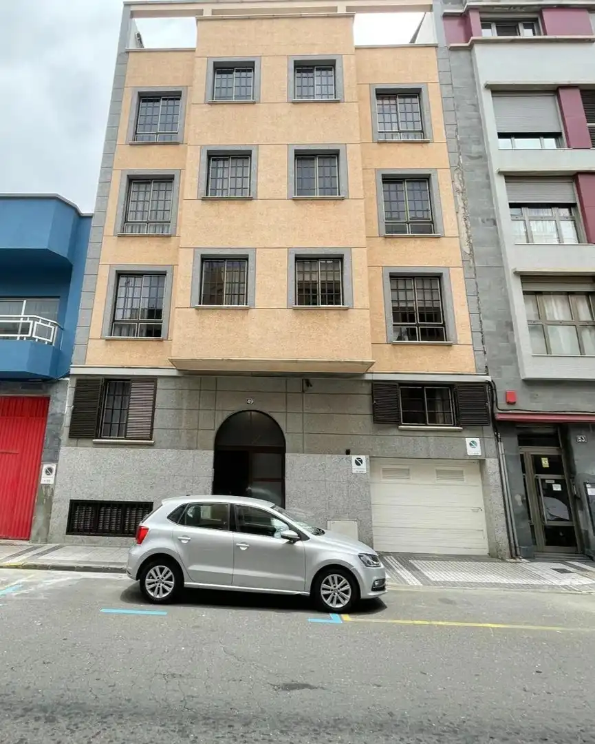 Außenansicht von Wohnung zur Miete in Las Palmas de Gran Canaria mit Privatgarten