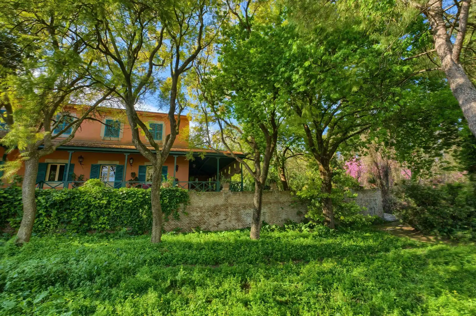 Jardí de Casa o xalet en venda en Sanlúcar la Mayor amb Aire condicionat, Jardí privat i Terrassa