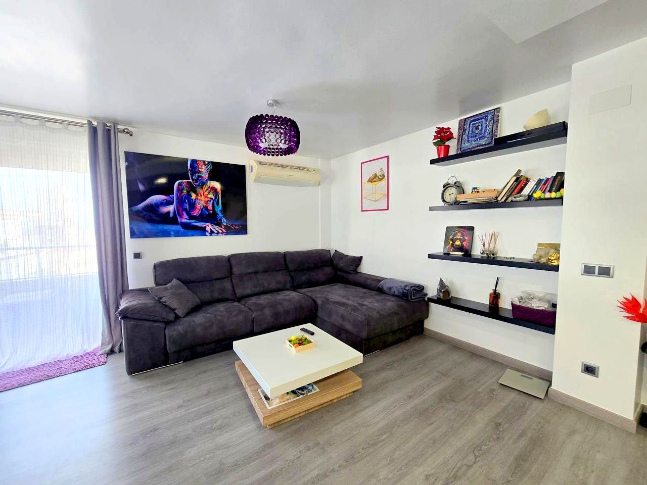 Sala d'estar de Apartament en venda en Gandia amb Aire condicionat, Terrassa i Moblat
