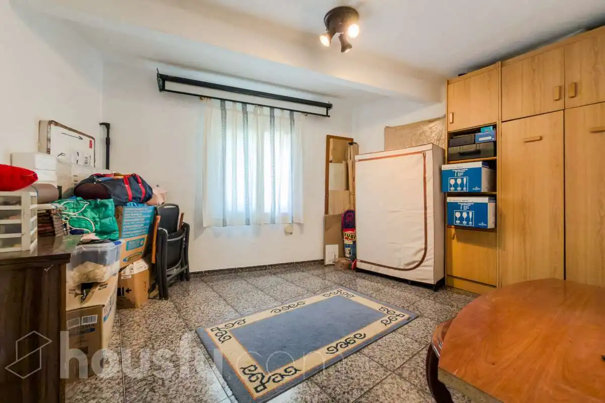 Houses for sale in Santa Coloma de Gramenet  with Air Conditioner, Heating and Private garden