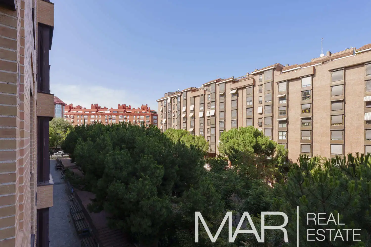 Flat for sale in Calle Nogales, Acacias