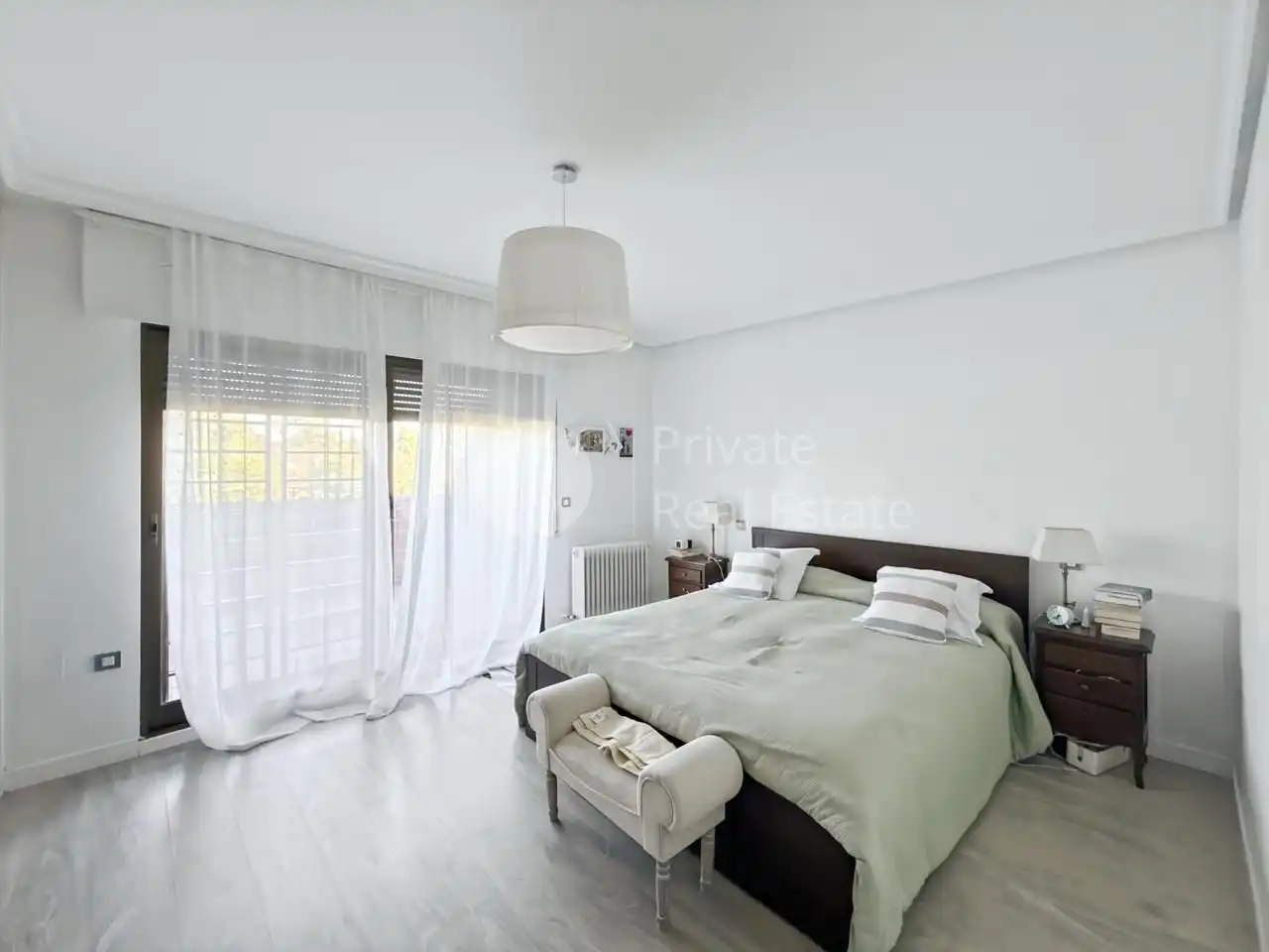 Habitación de Casa adosada en venta en Majadahonda con Aire acondicionado, Calefacción y Jardín privado