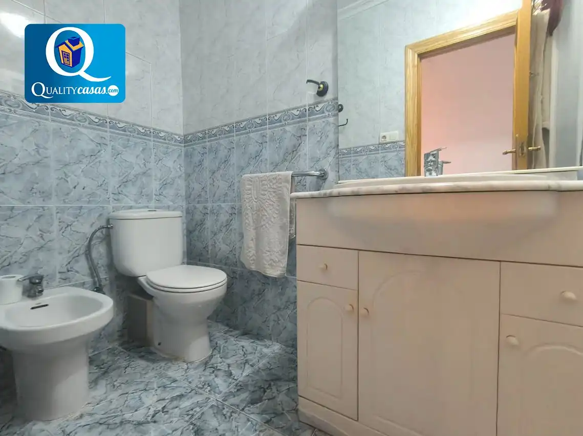 Bany de Apartament en venda en Alicante / Alacant amb Aire condicionat i Calefacció