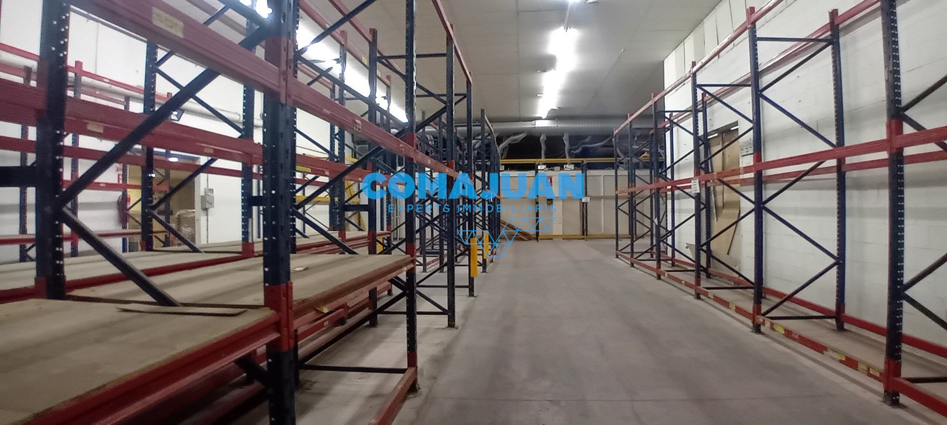 Nau industrial de lloguer a Centre