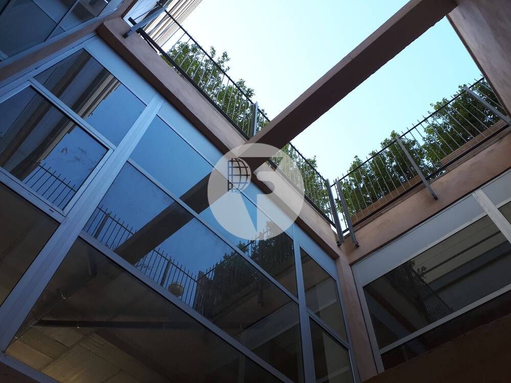 Vista exterior de Local de lloguer en Cornellà de Llobregat amb Aire condicionat i Calefacció