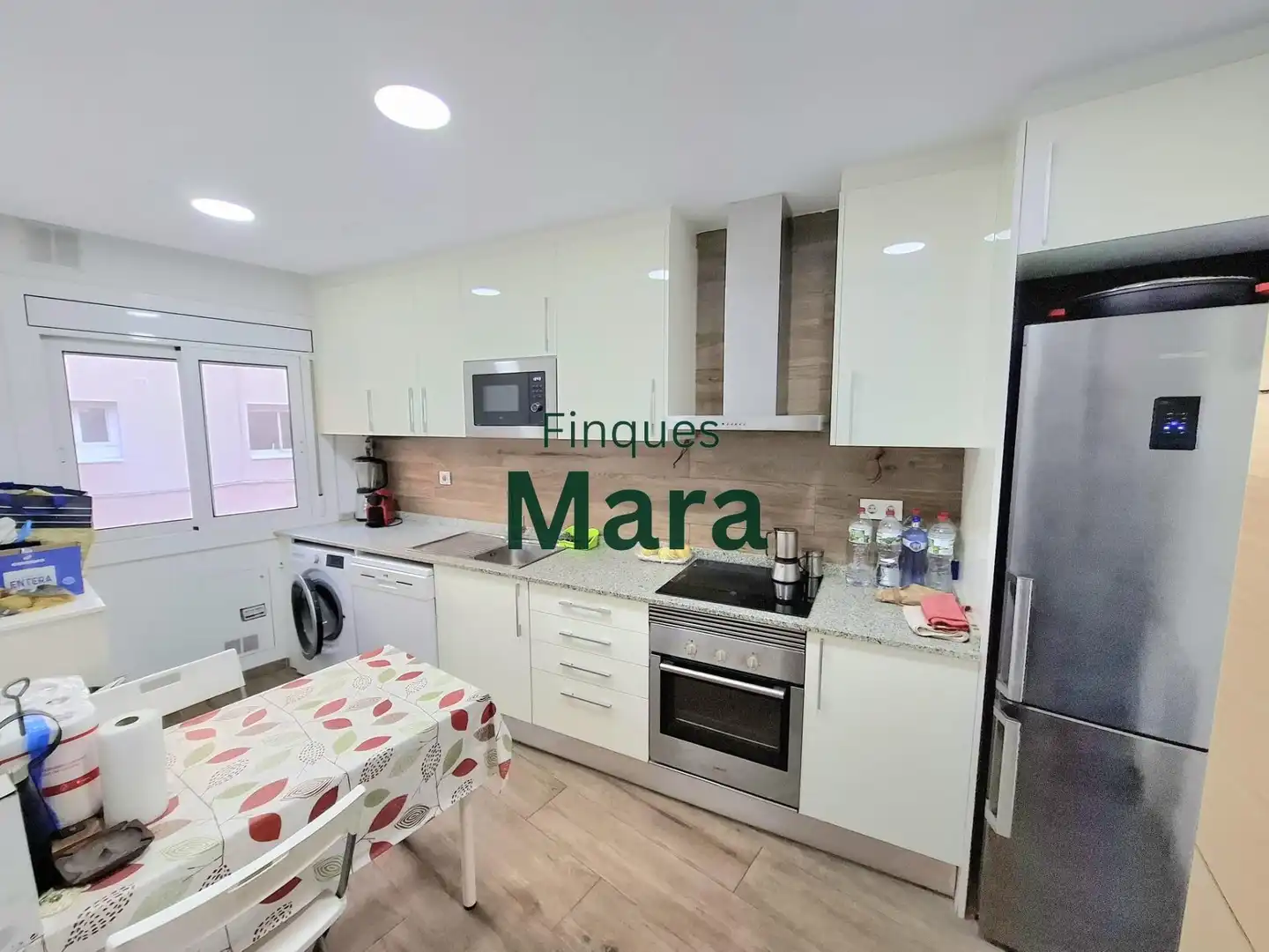 Cuina de Pis en venda en Sant Boi de Llobregat amb Calefacció i Parquet