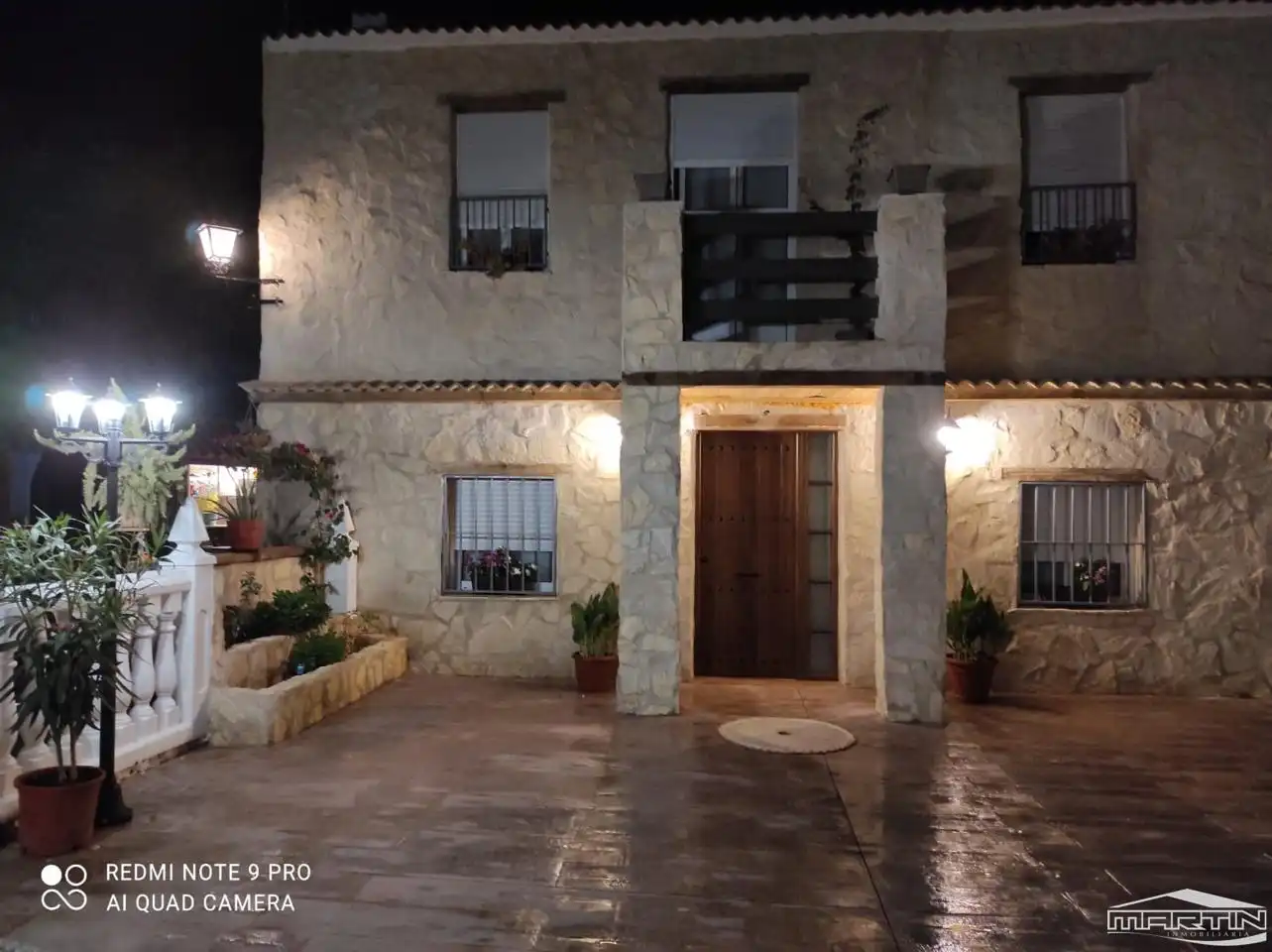 Vista exterior de Casa o xalet en venda en Cabra amb Terrassa, Traster i Piscina