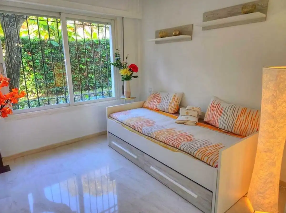Dormitori de Apartament en venda en Estepona amb Aire condicionat, Jardí privat i Terrassa