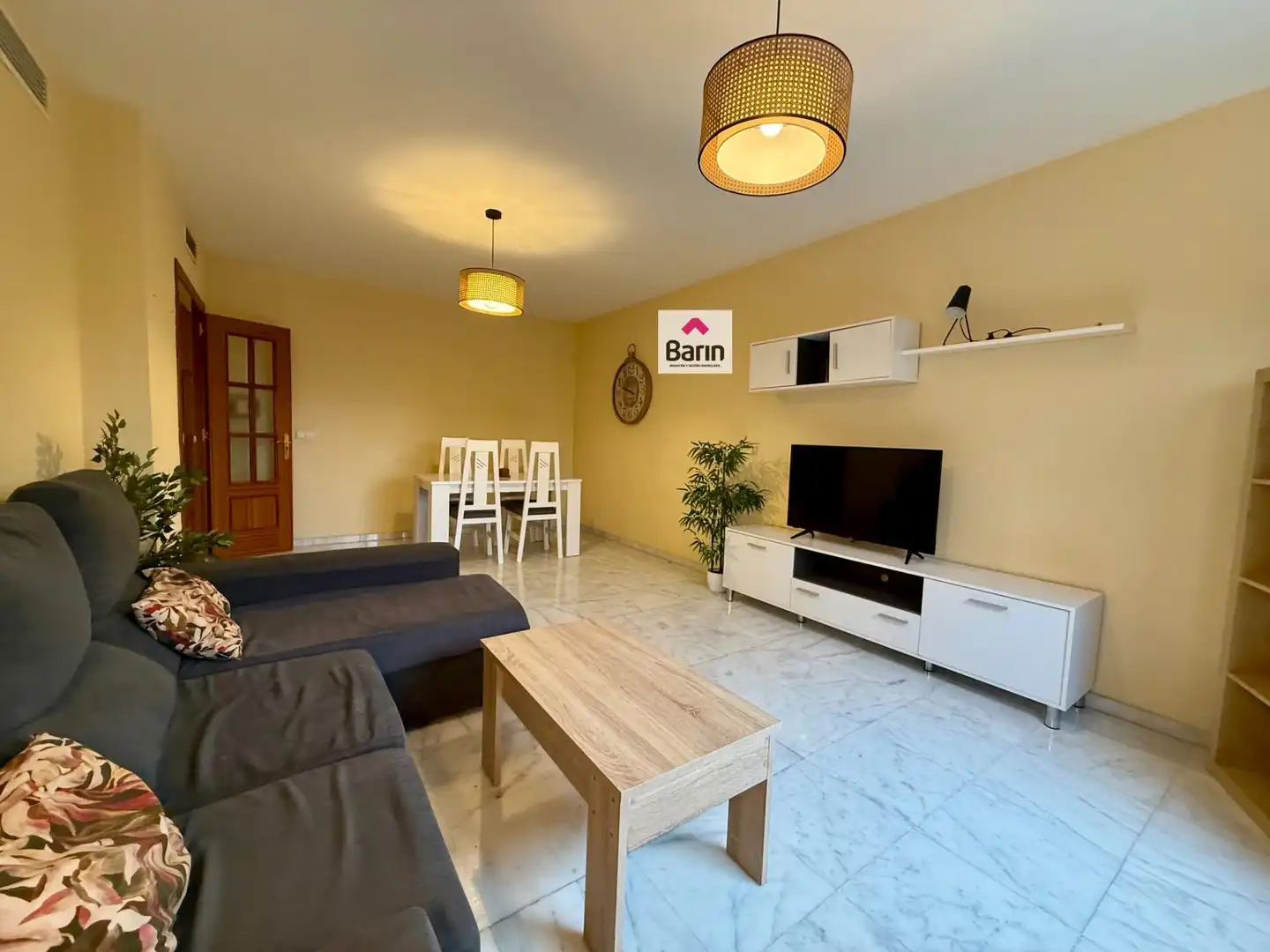 Sala d'estar de Pis en venda en  Córdoba Capital amb Aire condicionat i Moblat