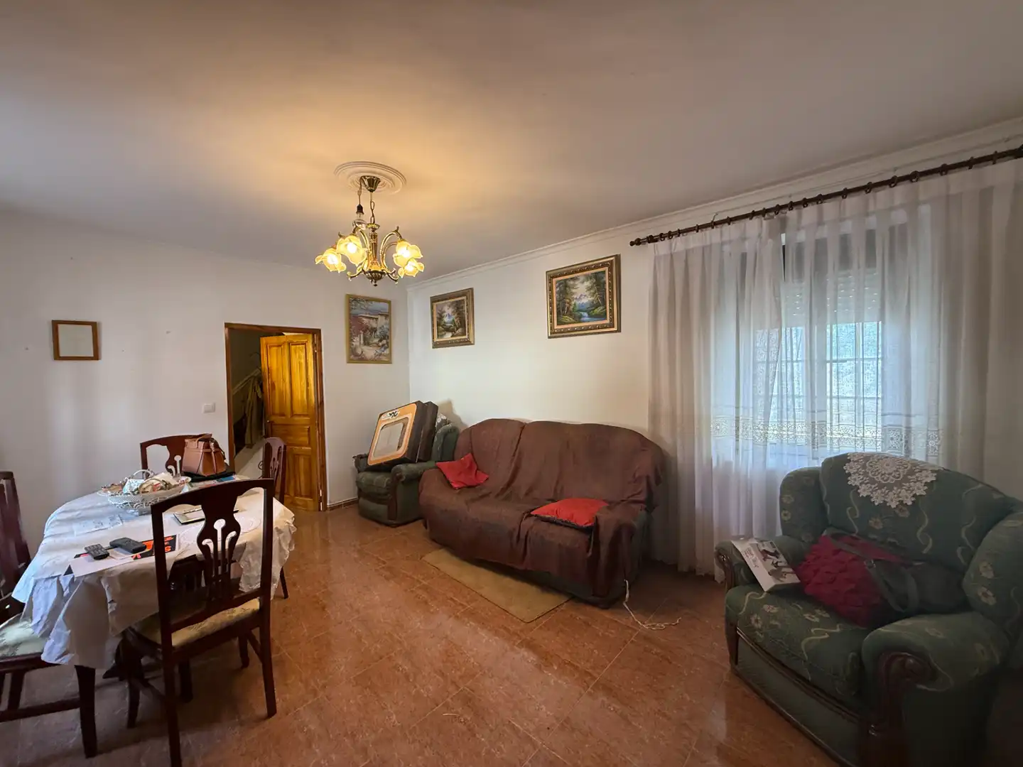 Sala d'estar de Casa o xalet en venda en Cervatos de la Cueza amb Traster i Moblat