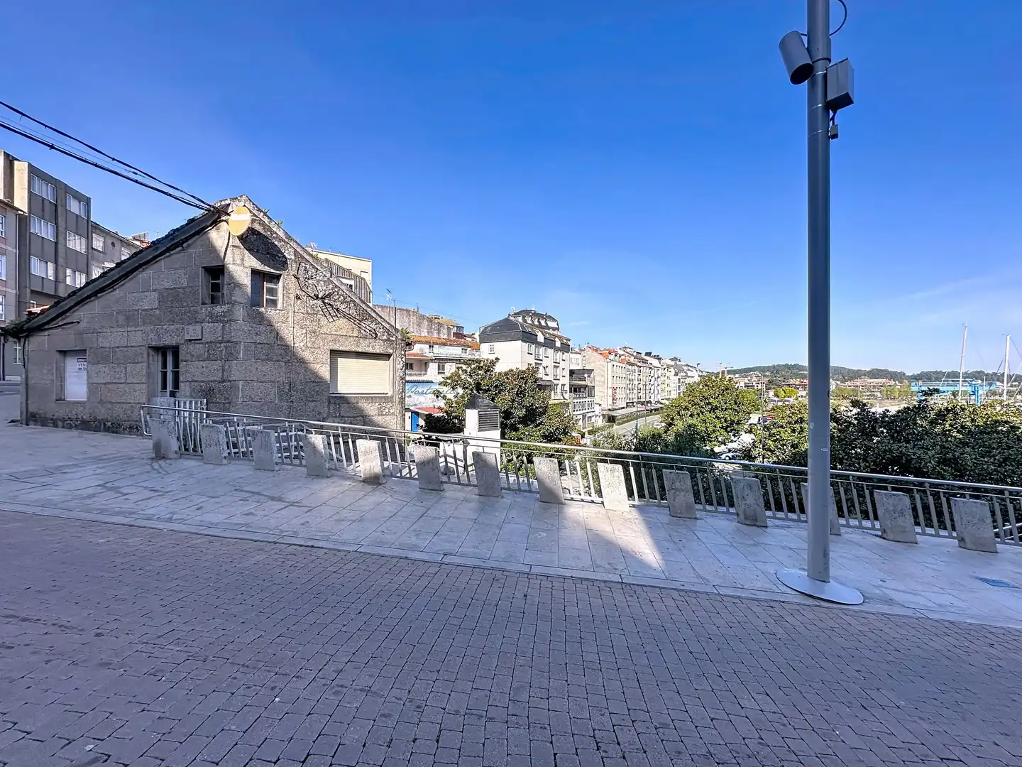 Außenansicht von Wohnung zum Verkauf in Sanxenxo mit Terrasse