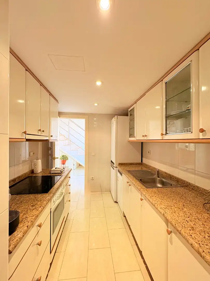 Cocina de Dúplex en venta en Torredembarra con Aire acondicionado, Terraza y Horno
