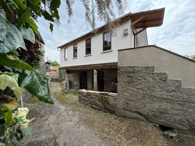 Casa-chalet en Venta en Punxín