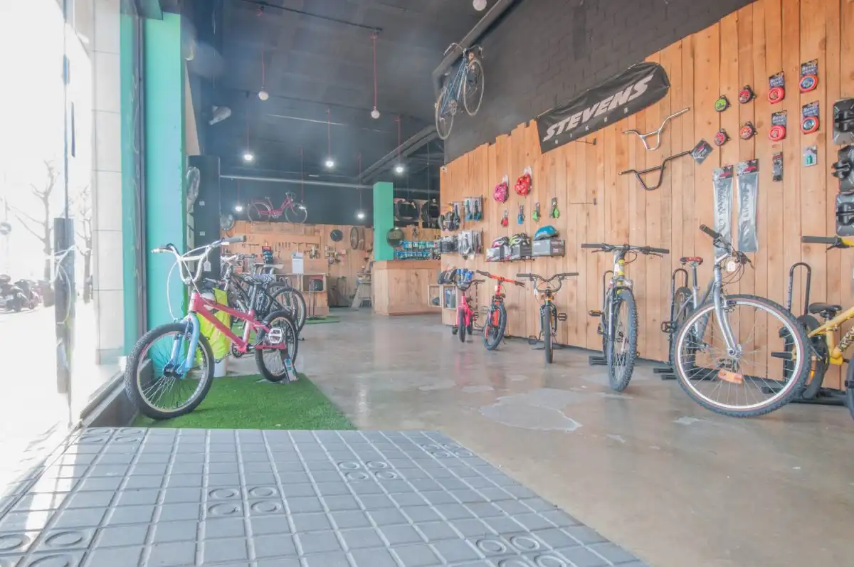 Local comercial de lloguer a Zona Industrial, imagen 5