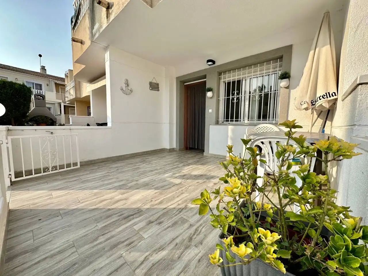 Balcony of Ground floor for rent in Guardamar del Segura  with Air Conditioner, Heating and Private garden