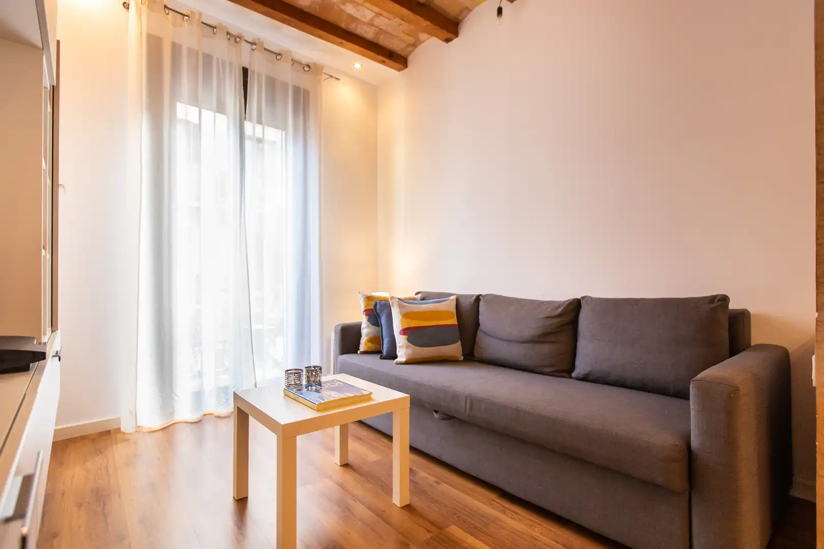 Flat for sale in Carrer de Tapioles, El Poble Sec - Parc de Montjuïc
