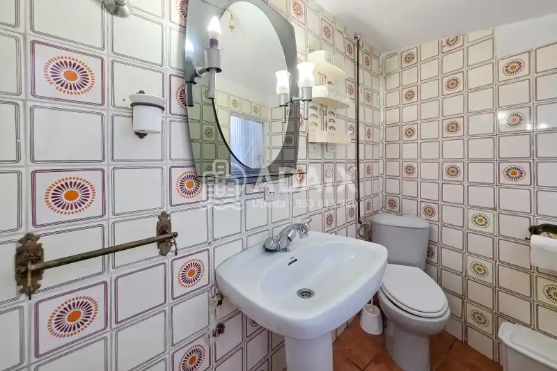 Bany de Casa o xalet en venda en Úbeda amb Aire condicionat, Terrassa i Traster
