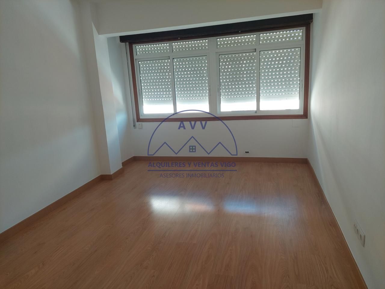 Flat to rent in Vigo   with Parquet flooring