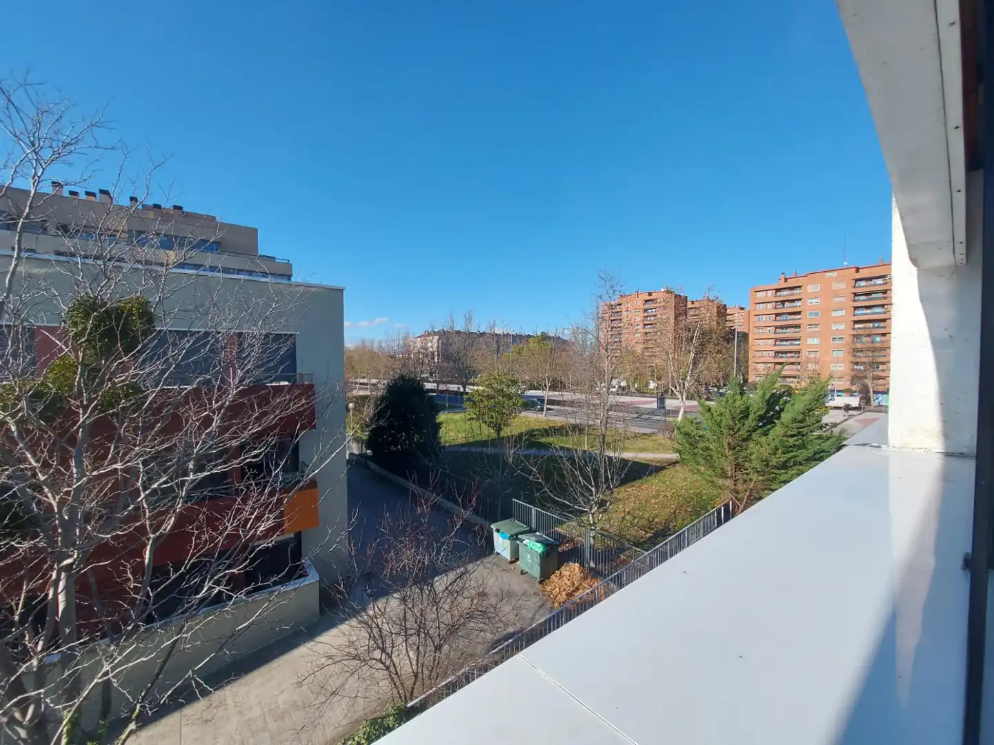 Vista exterior de Casa o chalet en venta en  Logroño con Aire acondicionado, Calefacción y Jardín privado