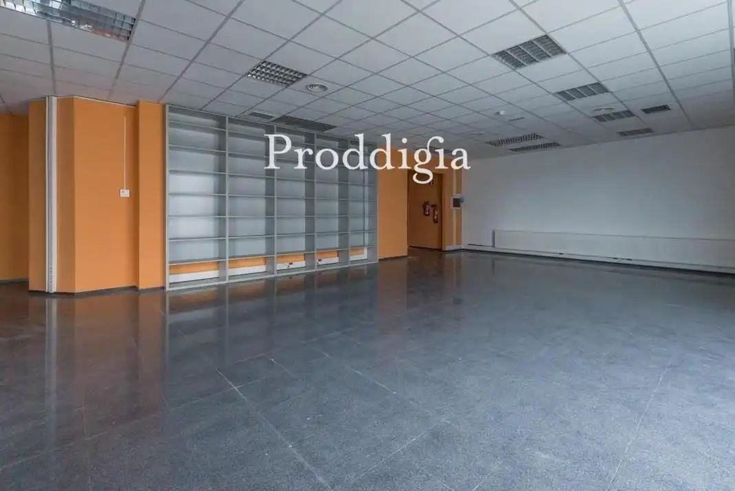 Oficina de lloguer en L'Hospitalet de Llobregat amb Aire condicionat i Calefacció