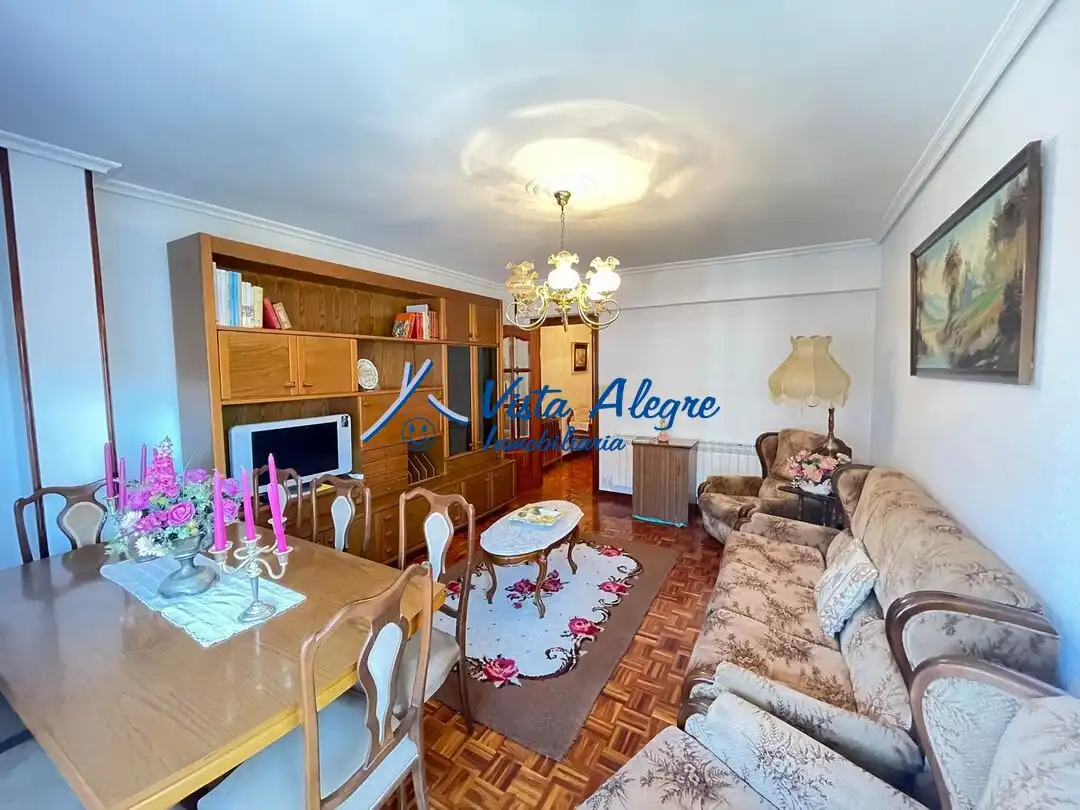 Sala de estar de Piso en venta en Haro con Calefacción, Terraza y Amueblado