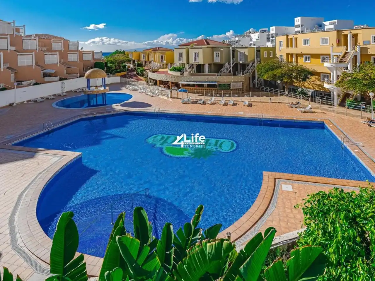 Piscina de Piso en venta en Adeje con Aire acondicionado, Terraza y Piscina comunitaria
