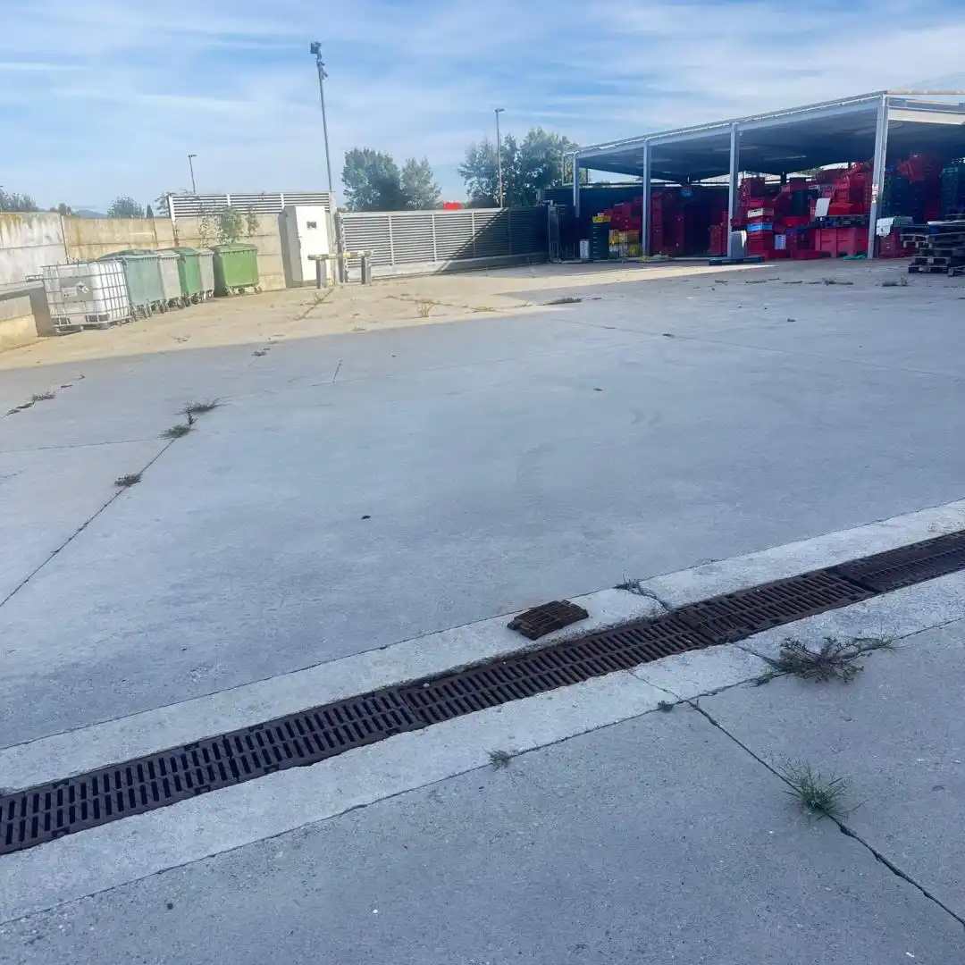 Parking de Nave industrial en venta en Cornellà del Terri