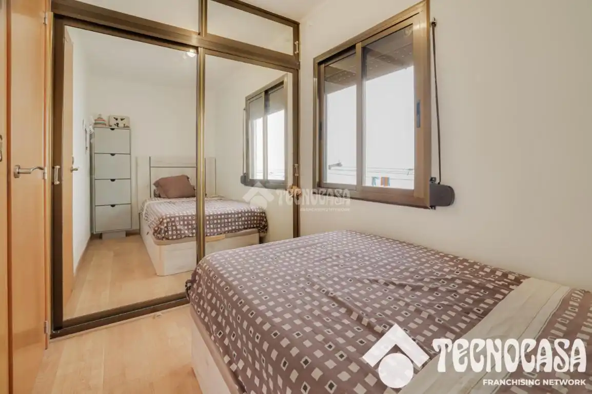 Habitación de Piso en venta en Santa Coloma de Gramenet con Aire acondicionado, Parquet y Terraza