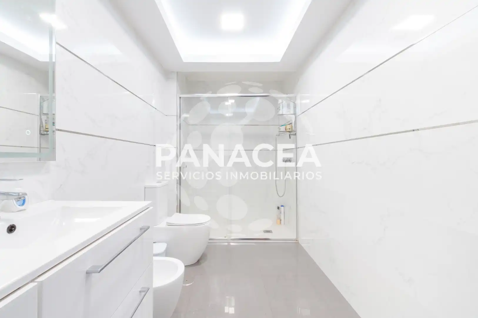 Bathroom of Flat for sale in Roquetas de Mar  with Furnished, Oven and Washing machine