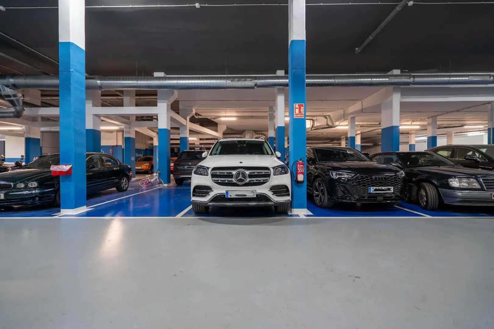 Parking de Piso en venta en Almería con Aire acondicionado, Calefacción y Jardín privado