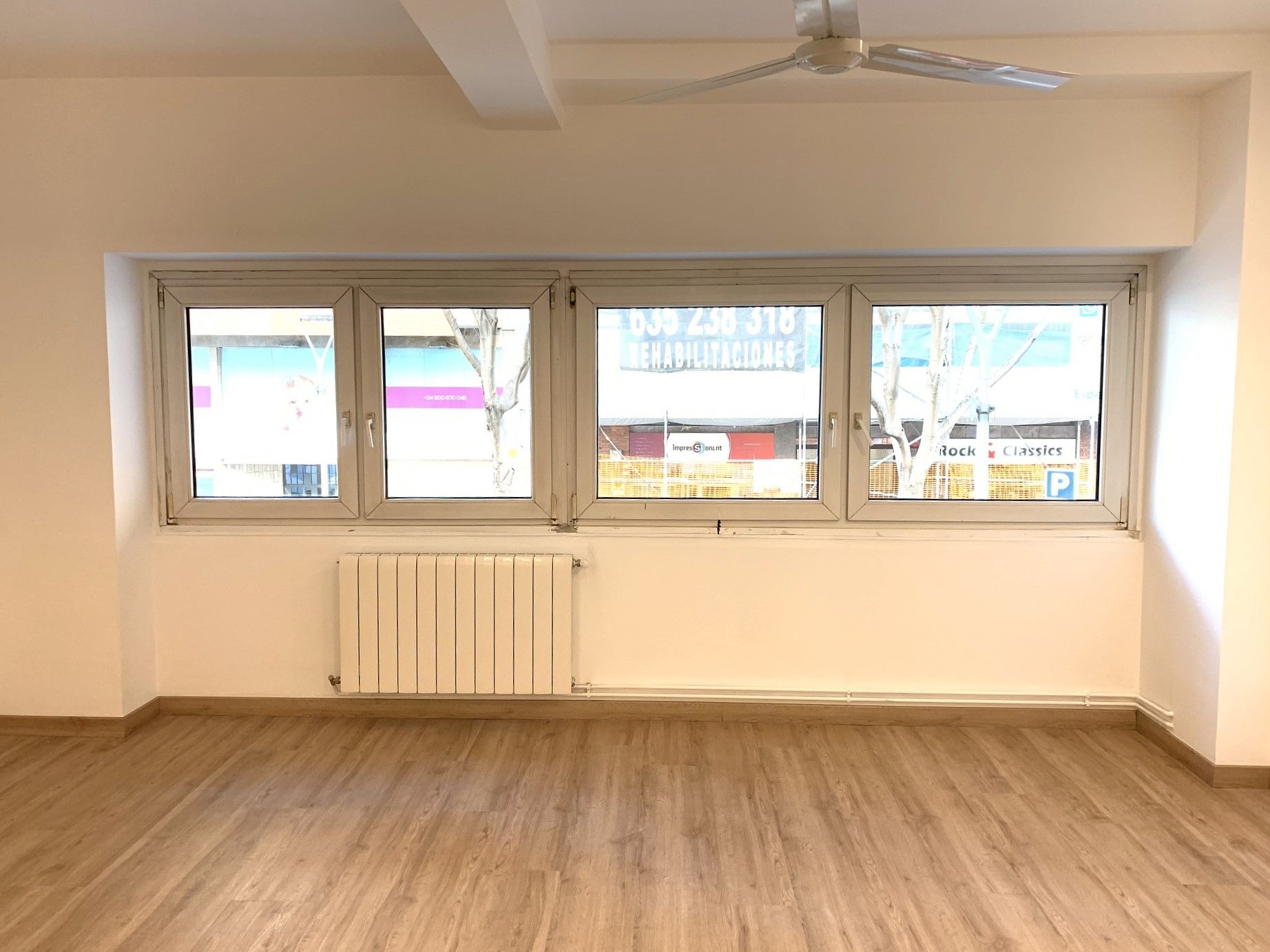 Study to rent in  Barcelona Capital  with Heating, Parquet flooring and Oven