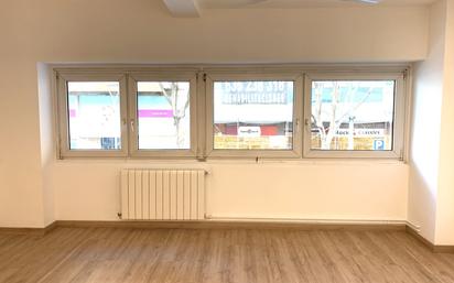 Study to rent in  Barcelona Capital  with Heating, Parquet flooring and Oven