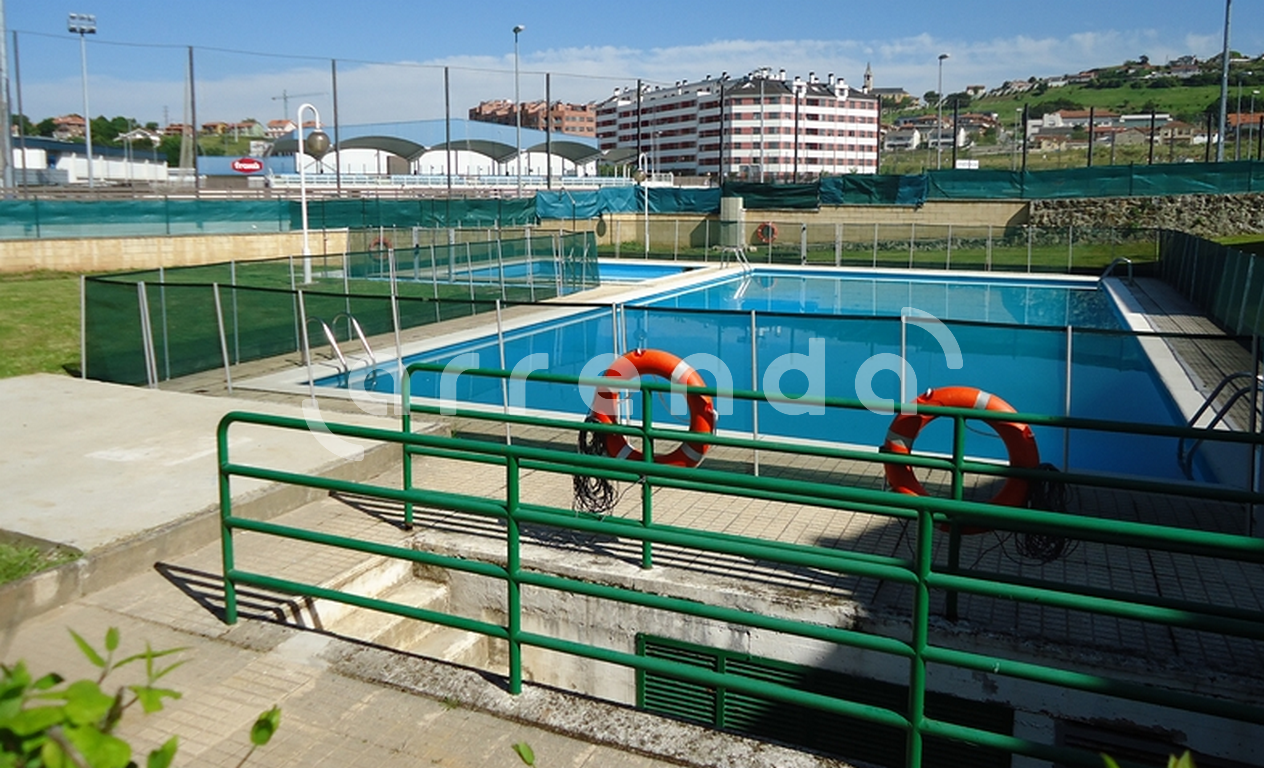 Piscina de Pis de lloguer en Santander amb Parquet, Moblat i Piscina comunitària