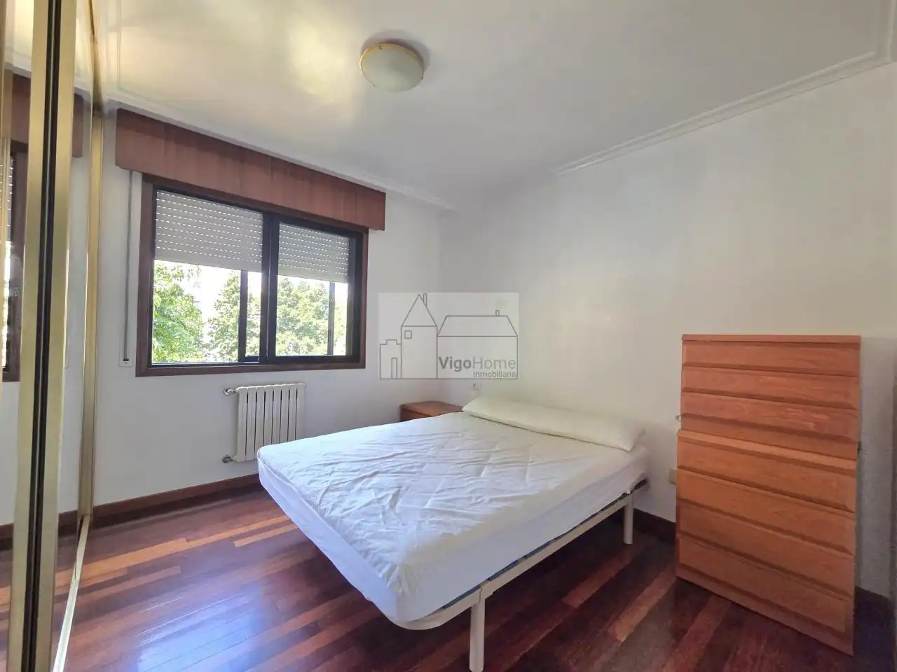 Bedroom of Flat for rent in Vigo   with Heating, Parquet flooring and Storage room