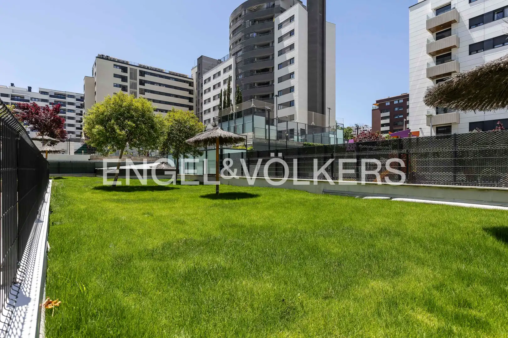Terraza de Piso en venta en Madrid con Aire acondicionado, Calefacción y Piscina