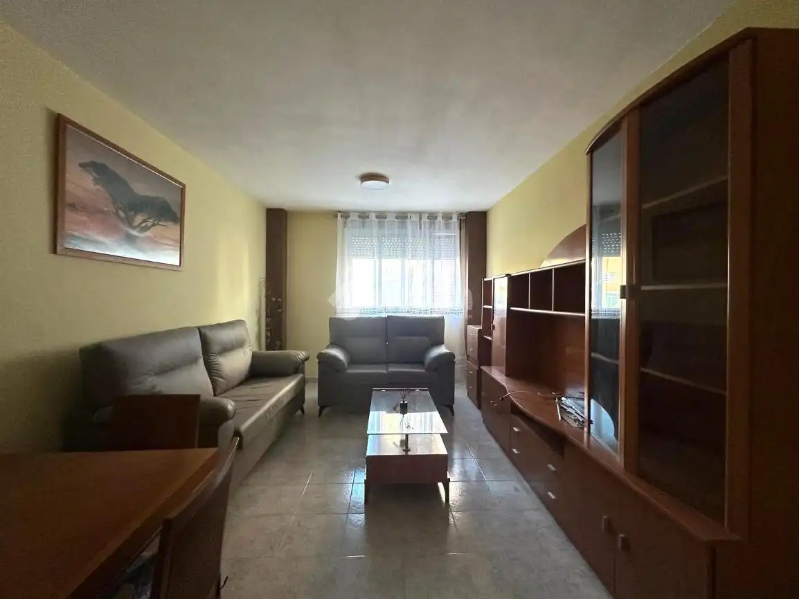 Sala d'estar de Pis en venda en Santovenia de Pisuerga amb Calefacció i Moblat
