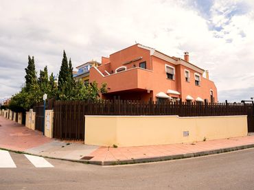 Maison avec piscine à vendre à Calle de Renacimiento Roda 9