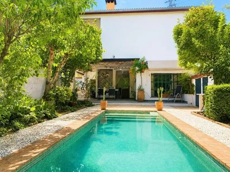 Villa mit Pool zum Verkauf in Calle Calle Caño de Hierro