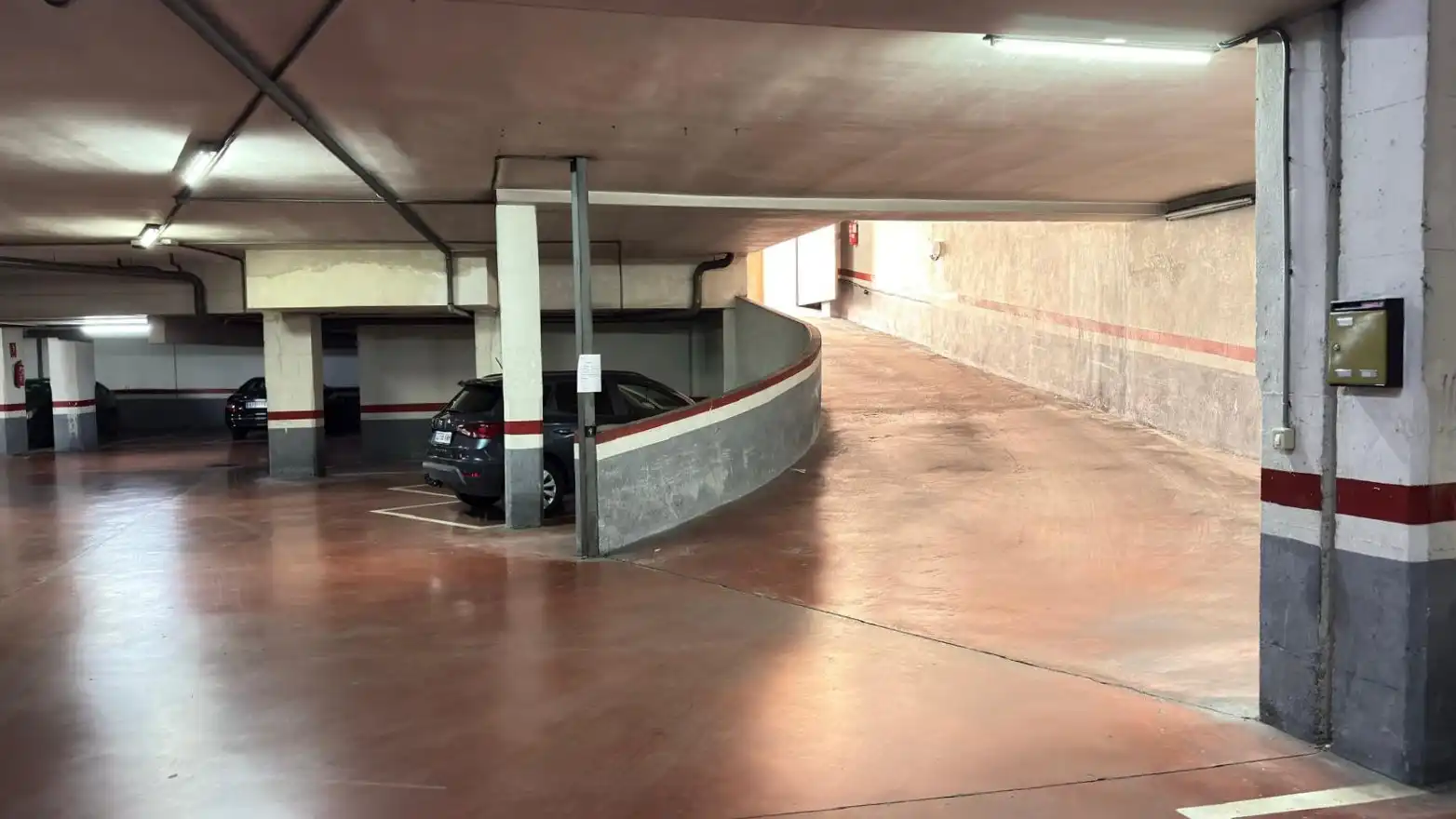 Parking de Piso en venta en Castellón de la Plana / Castelló de la Plana con Terraza, Trastero y Balcón