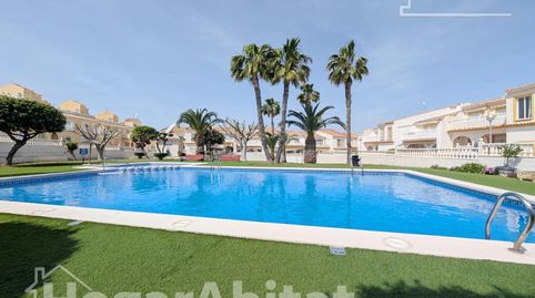 Foto 2 de Casa adosada en venta en Calle Canarias, Monte y Mar, Santa Pola