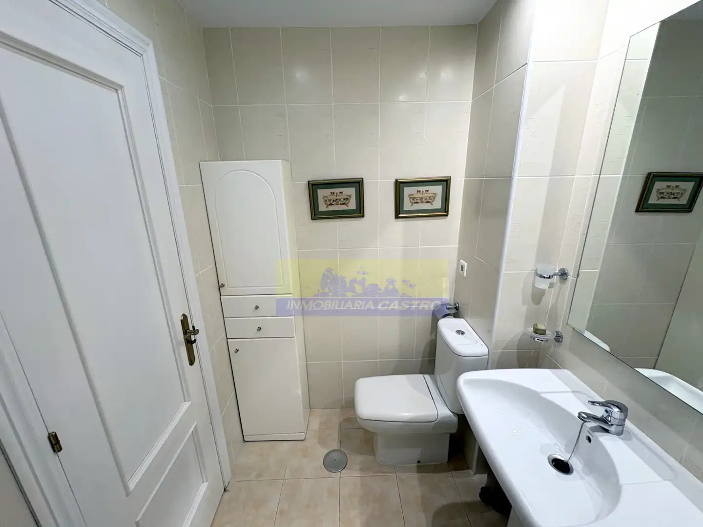 Baño de Piso de alquiler en Castro-Urdiales con Amueblado