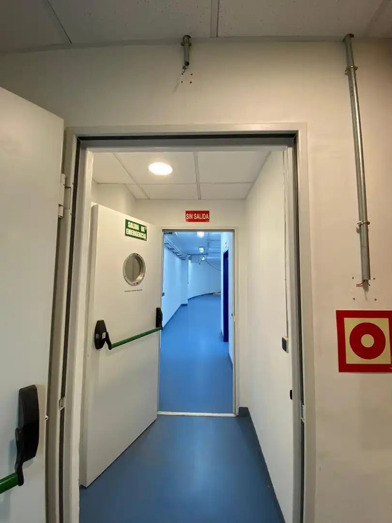 Nave industrial en venta en Torres de la Alameda