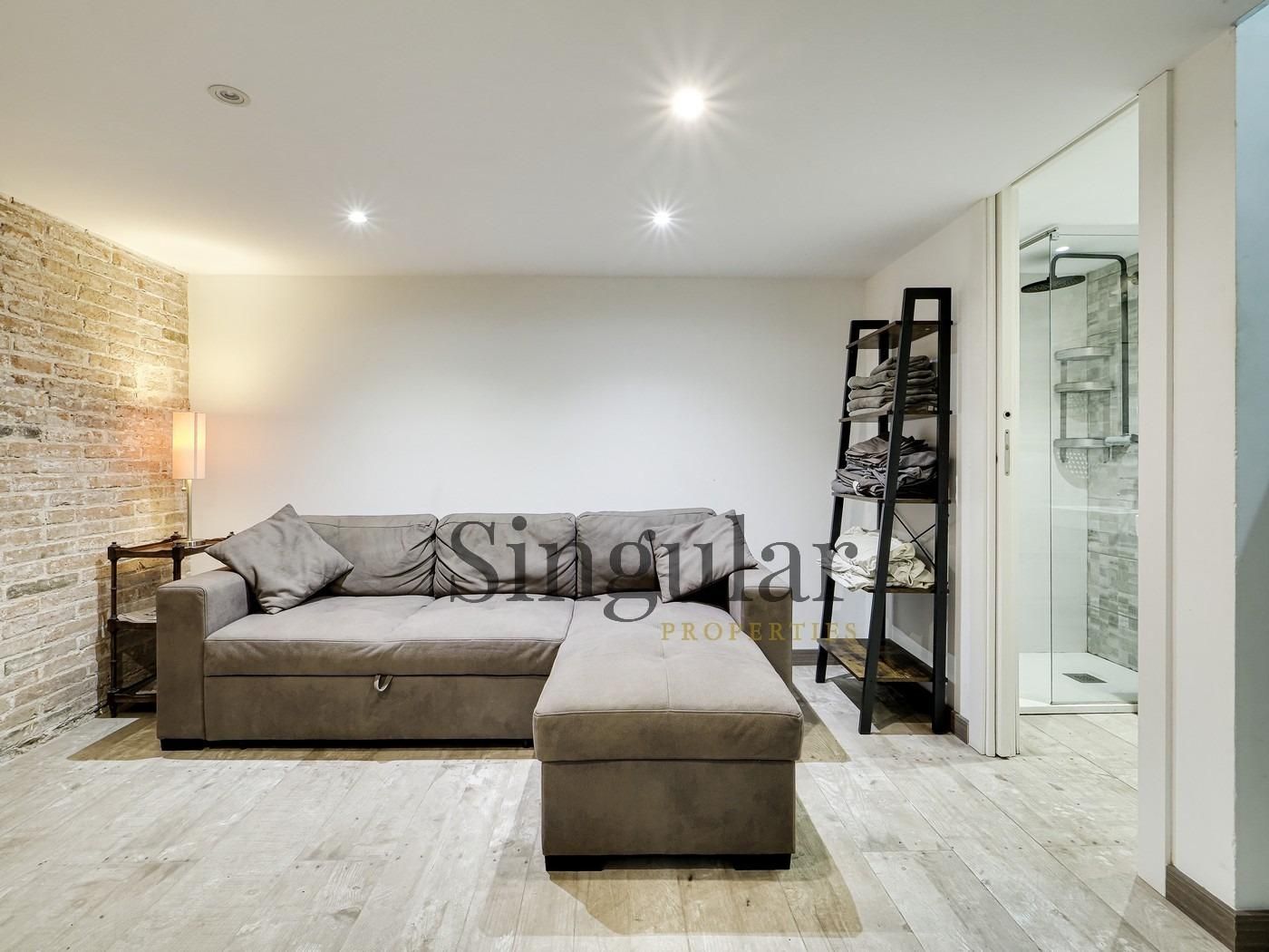 Living room of Planta baja for sale in  Barcelona Capital  with Air Conditioner, Parquet flooring and Terrace