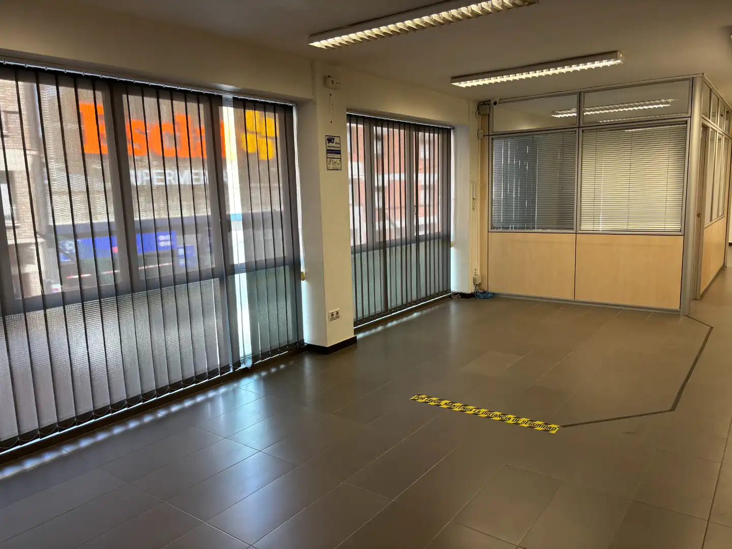 Büro zur Miete in Mollerussa mit Klimaanlage, Heizung und Alarm