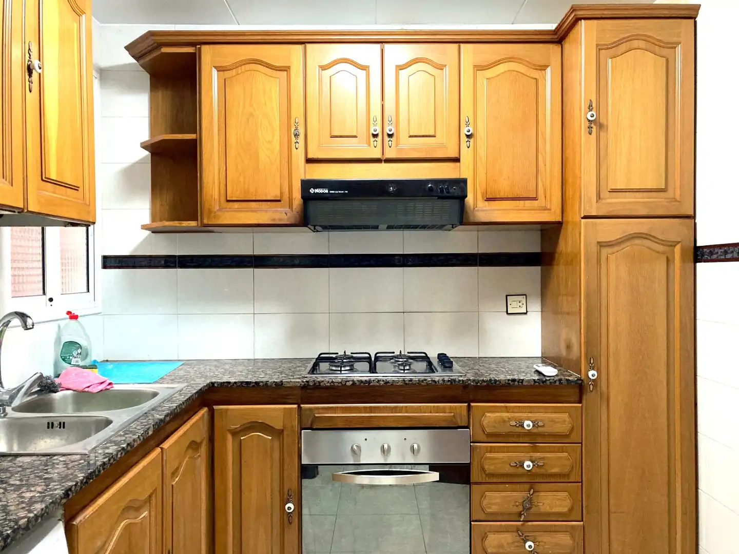 Cocina de Piso en venta en L'Hospitalet de Llobregat con Aire acondicionado y Calefacción