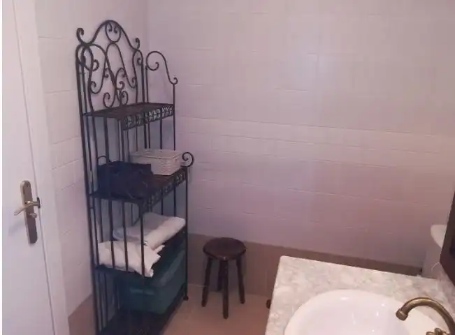 Baño de Piso de alquiler en Sevilla con Aire acondicionado, Terraza y Amueblado