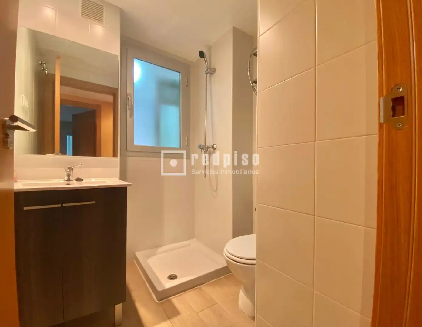 Baño de Piso en venta en Málaga con Aire acondicionado, Calefacción y Jardín privado