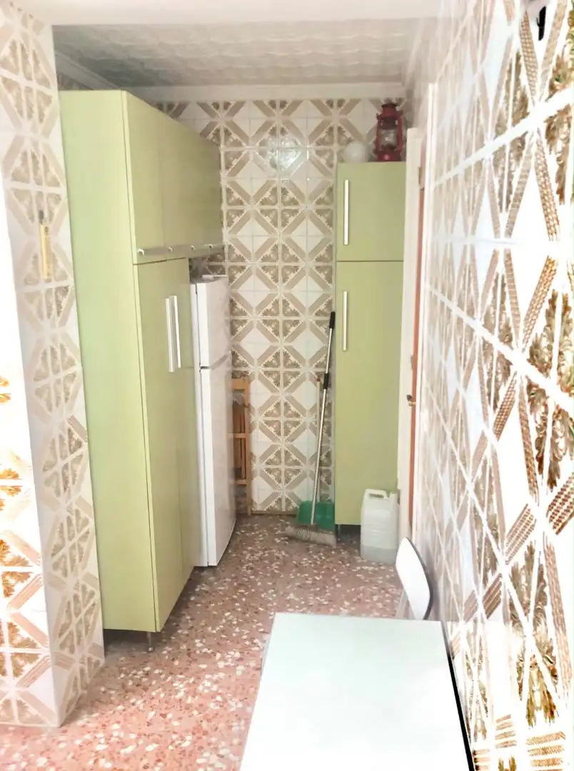 Cuina de Apartament de lloguer en Cartagena amb Aire condicionat, Moblat i Rentadora